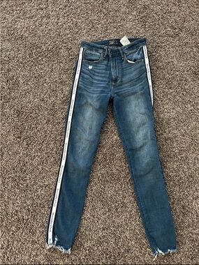 Vintage High rise Abercrombie & Fitch Dark Blue Skinny Jeans with White Side Tap